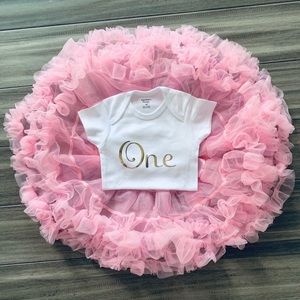 ✨ Baby Girl First Birthday Onesie Bodysuit “One” - Size 12 M - Gold Foil ✨